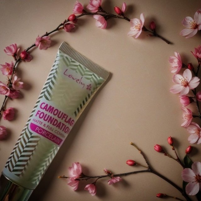 Lovely Camouflage Foundation, Podkład do twarzy, Porcelain