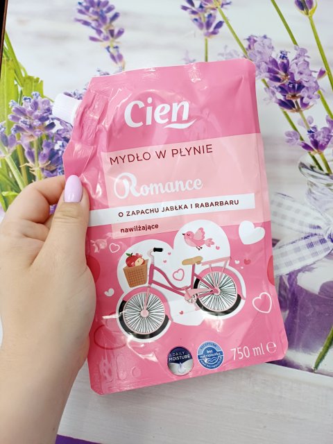 Cien Mydło w płynie, Romance, jabłko i rabarbar