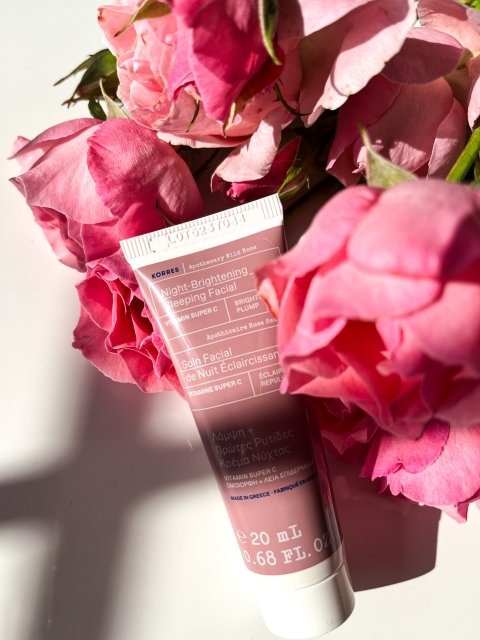Korres Krem do twarzy, Night-Brightening Sleeping Facial, Na noc, Wielozadaniowy, Z witaminą C, Apothecary Wild Rose