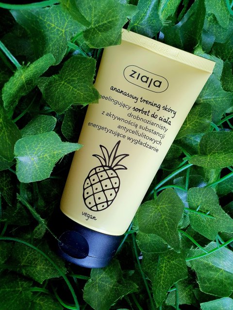 Ziaja Ananasowy trening skóry Peelingujący drobnoziarnisty sorbet do ciała 