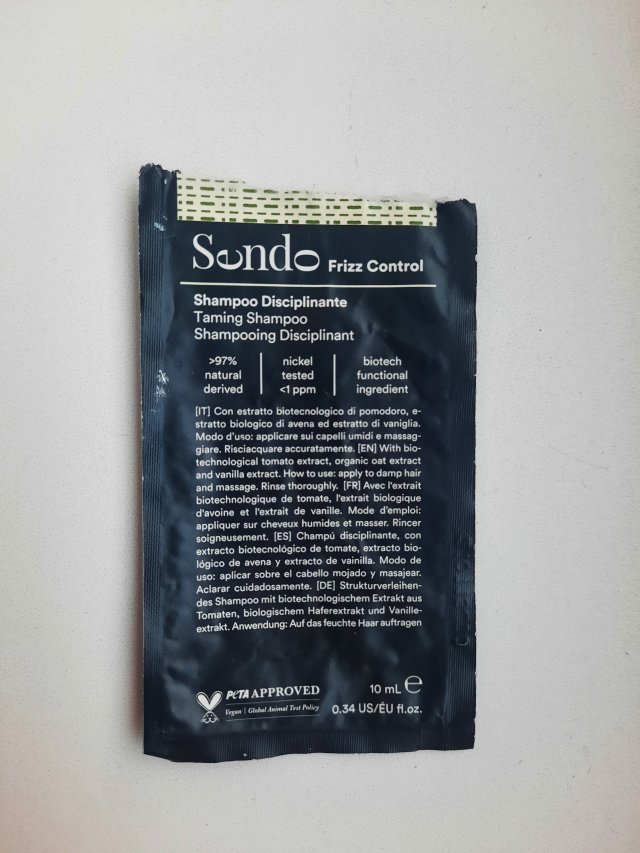 Denkowanie część druga :) Grudzień, kosmetyki w świątecznych opakowaniach lub w świątecznych kolorach: czerwonym, zielonym i złotym 