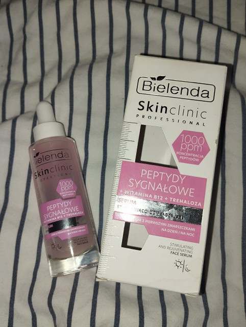 Bielenda Serum, skóra z pierwszymi zmarszczkami, na dzień i na noc, Peptydy sygnałowe, witamina B12 i trehaloza