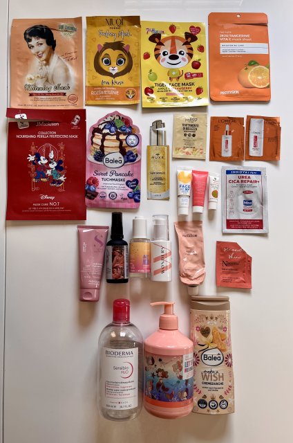 Denkowanie część druga :) Grudzień, kosmetyki w świątecznych opakowaniach lub w świątecznych kolorach: czerwonym, zielonym i złotym 