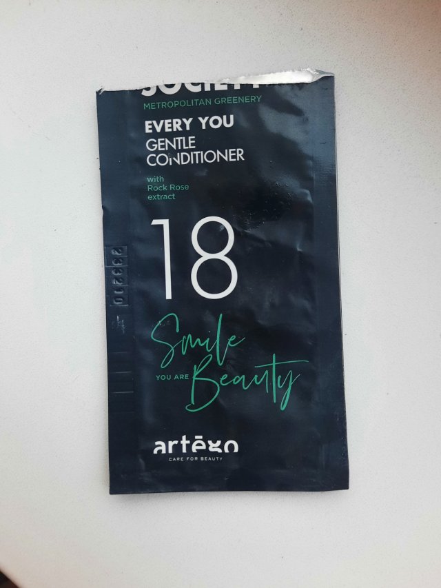 Denkowanie część druga :) Grudzień, kosmetyki w świątecznych opakowaniach lub w świątecznych kolorach: czerwonym, zielonym i złotym 