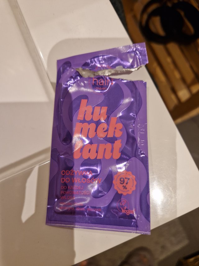 Denkowanie część druga :) Grudzień, kosmetyki w świątecznych opakowaniach lub w świątecznych kolorach: czerwonym, zielonym i złotym 