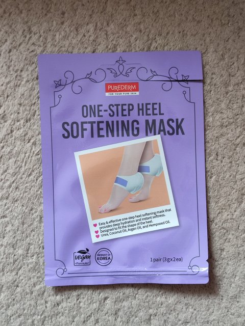 Denkowanie część druga :) Grudzień, kosmetyki w świątecznych opakowaniach lub w świątecznych kolorach: czerwonym, zielonym i złotym 