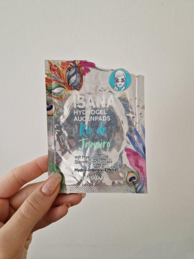 Denkowanie część druga :) Grudzień, kosmetyki w świątecznych opakowaniach lub w świątecznych kolorach: czerwonym, zielonym i złotym 