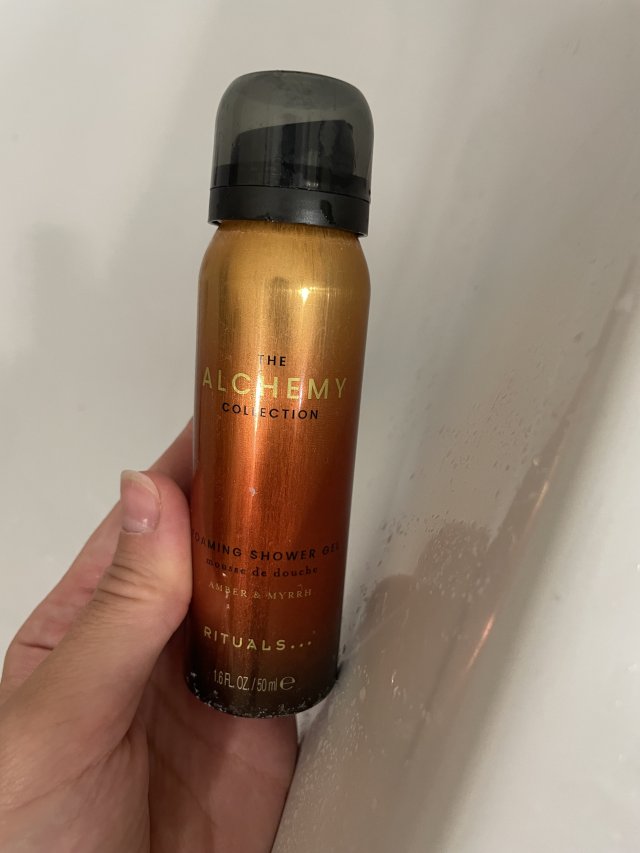 Denkowanie część druga :) Grudzień, kosmetyki w świątecznych opakowaniach lub w świątecznych kolorach: czerwonym, zielonym i złotym 