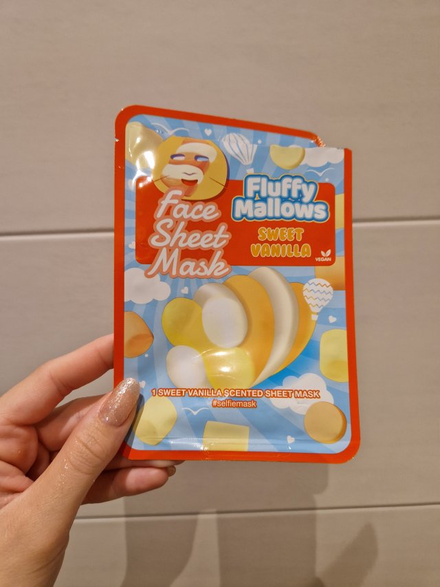 Denkowanie część druga :) Grudzień, kosmetyki w świątecznych opakowaniach lub w świątecznych kolorach: czerwonym, zielonym i złotym 