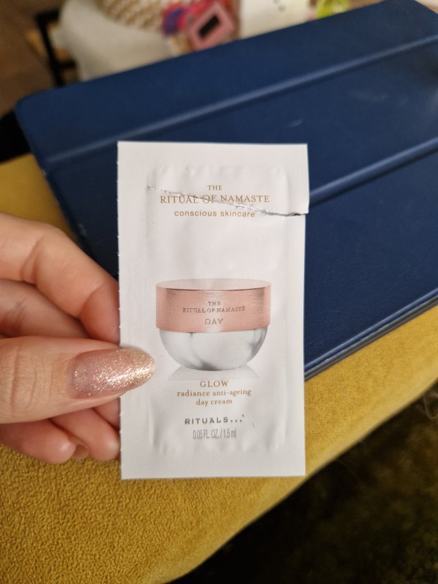 Denkowanie część druga :) Grudzień, kosmetyki w świątecznych opakowaniach lub w świątecznych kolorach: czerwonym, zielonym i złotym 