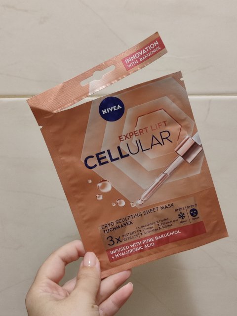 Denkowanie część druga :) Grudzień, kosmetyki w świątecznych opakowaniach lub w świątecznych kolorach: czerwonym, zielonym i złotym 