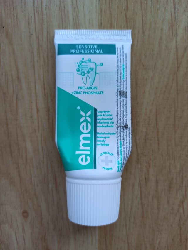 Denkowanie część druga :) Grudzień, kosmetyki w świątecznych opakowaniach lub w świątecznych kolorach: czerwonym, zielonym i złotym 