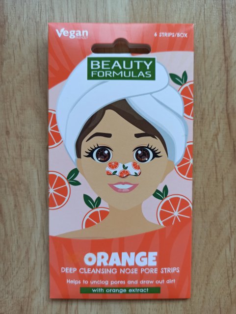 Denkowanie część druga :) Grudzień, kosmetyki w świątecznych opakowaniach lub w świątecznych kolorach: czerwonym, zielonym i złotym 