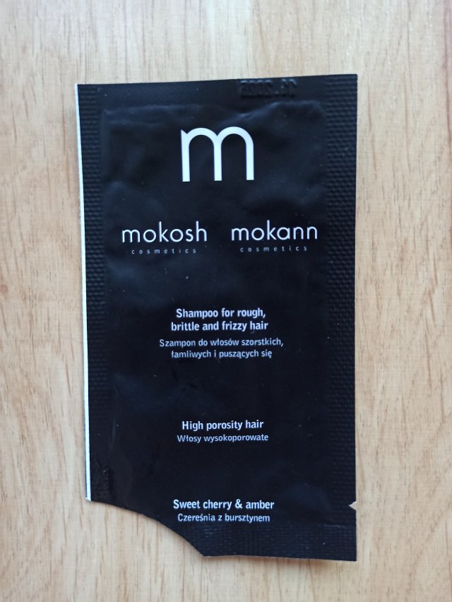 Denkowanie część druga :) Grudzień, kosmetyki w świątecznych opakowaniach lub w świątecznych kolorach: czerwonym, zielonym i złotym 