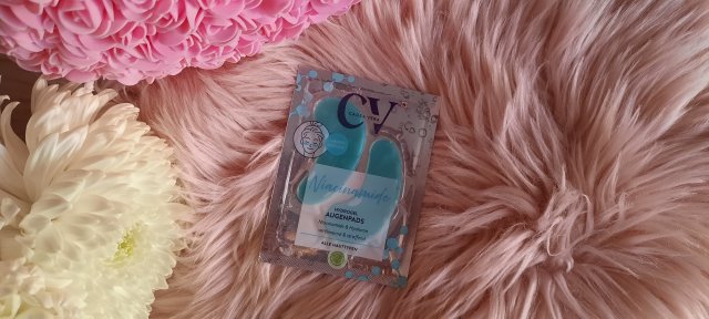 Denkowanie część druga :) Grudzień, kosmetyki w świątecznych opakowaniach lub w świątecznych kolorach: czerwonym, zielonym i złotym 