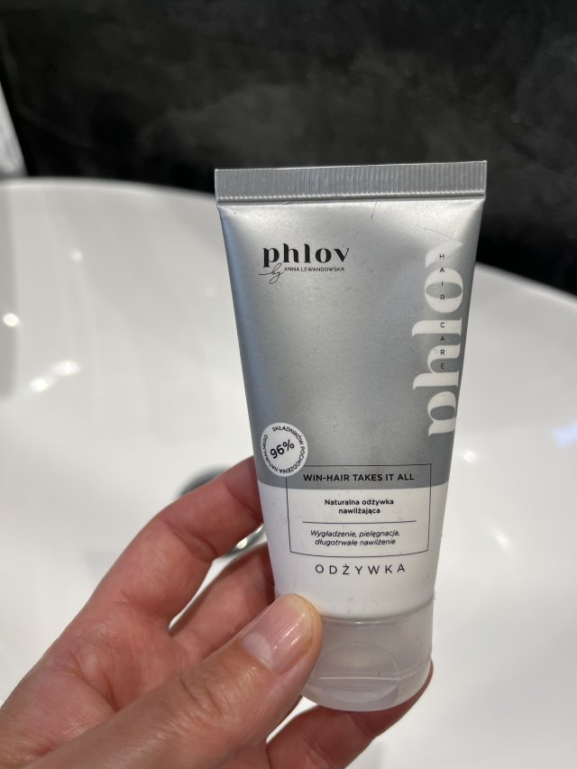 Denkowanie część druga :) Grudzień, kosmetyki w świątecznych opakowaniach lub w świątecznych kolorach: czerwonym, zielonym i złotym 