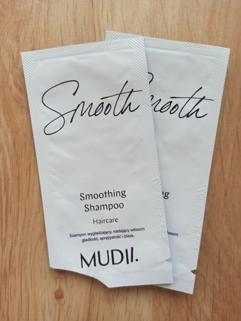 Denkowanie część druga :) Grudzień, kosmetyki w świątecznych opakowaniach lub w świątecznych kolorach: czerwonym, zielonym i złotym 