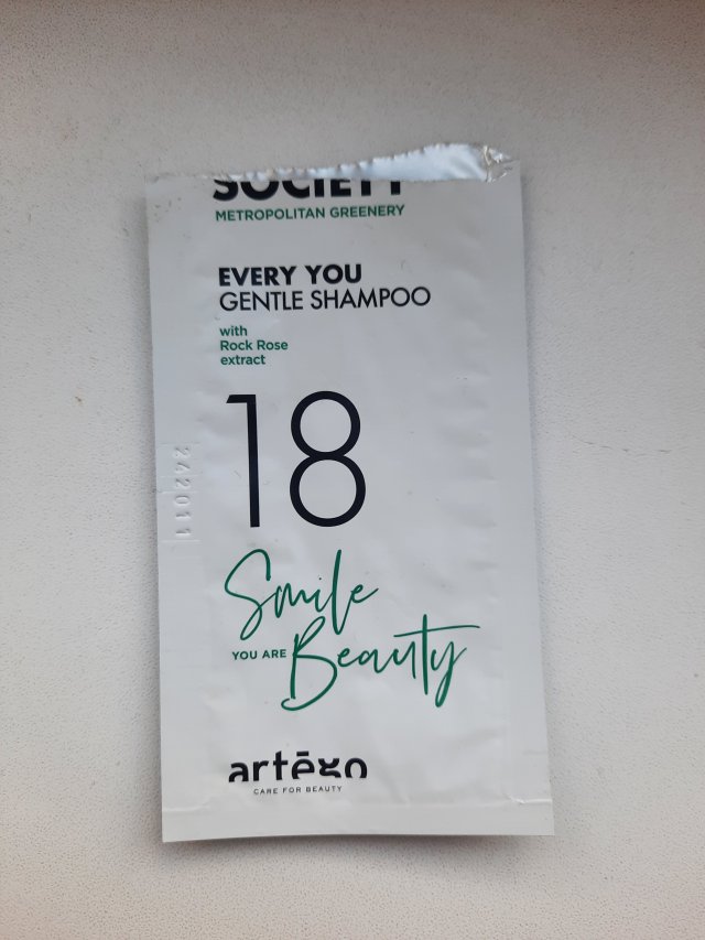 Denkowanie część druga :) Grudzień, kosmetyki w świątecznych opakowaniach lub w świątecznych kolorach: czerwonym, zielonym i złotym 