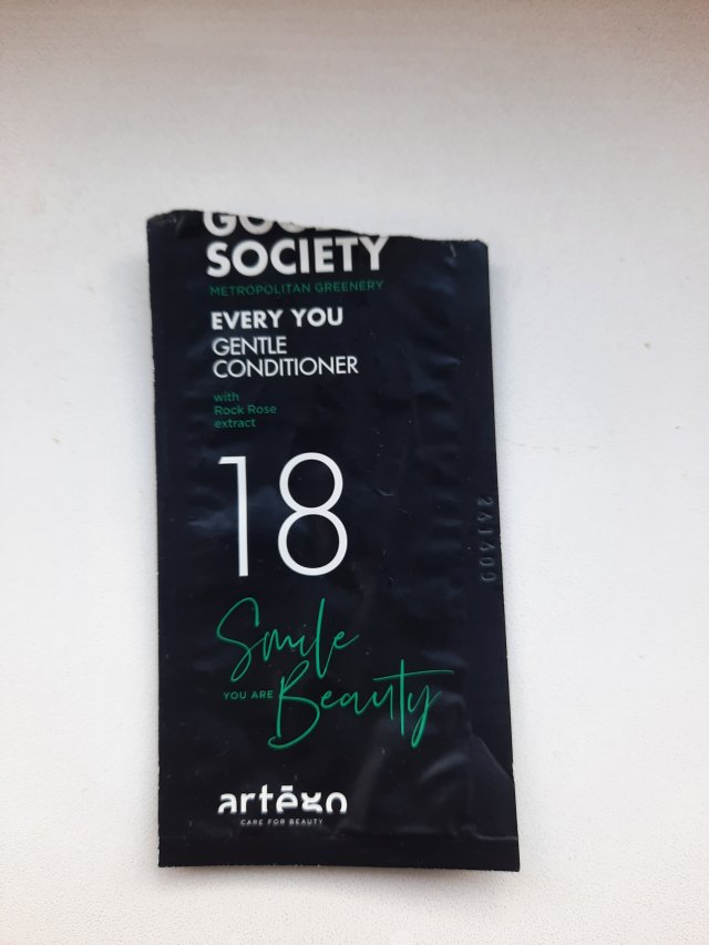 Denkowanie część druga :) Grudzień, kosmetyki w świątecznych opakowaniach lub w świątecznych kolorach: czerwonym, zielonym i złotym 