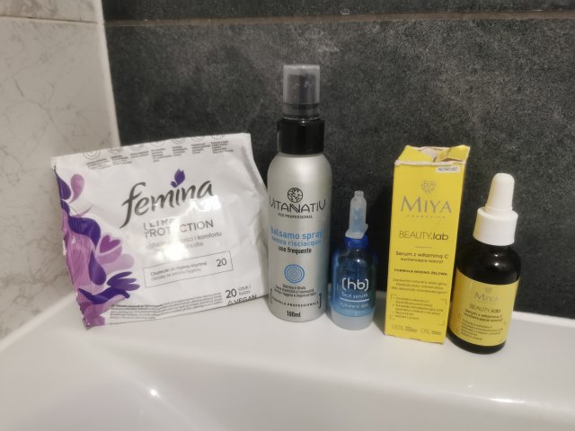 Denkowanie część druga :) Grudzień, kosmetyki w świątecznych opakowaniach lub w świątecznych kolorach: czerwonym, zielonym i złotym 