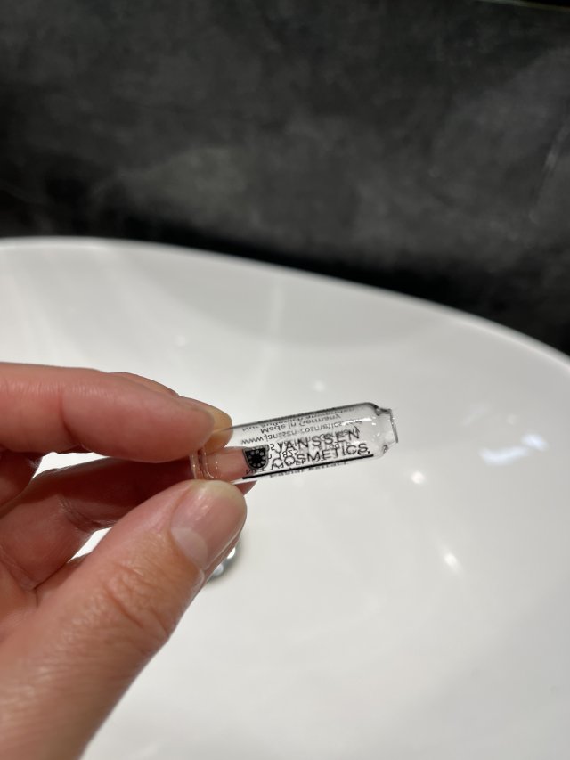 Denkowanie część druga :) Grudzień, kosmetyki w świątecznych opakowaniach lub w świątecznych kolorach: czerwonym, zielonym i złotym 