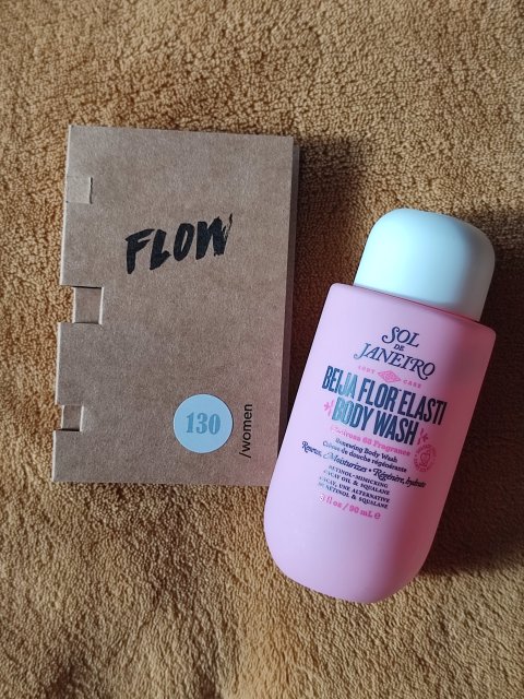 Denkowanie część druga :) Grudzień, kosmetyki w świątecznych opakowaniach lub w świątecznych kolorach: czerwonym, zielonym i złotym 