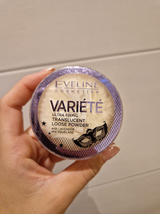 Denkowanie część druga :) Grudzień, kosmetyki w świątecznych opakowaniach lub w świątecznych kolorach: czerwonym, zielonym i złotym 