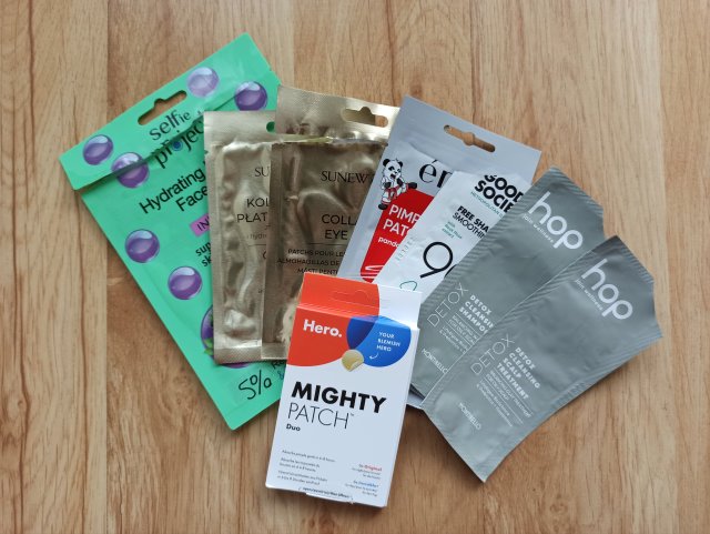 Denkowanie część druga :) Grudzień, kosmetyki w świątecznych opakowaniach lub w świątecznych kolorach: czerwonym, zielonym i złotym 