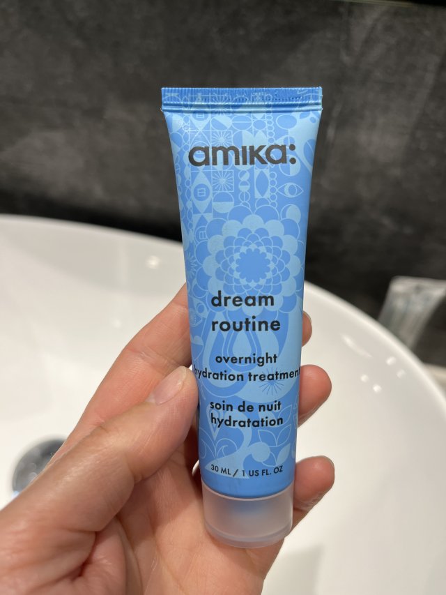 Denkowanie część druga :) Grudzień, kosmetyki w świątecznych opakowaniach lub w świątecznych kolorach: czerwonym, zielonym i złotym 