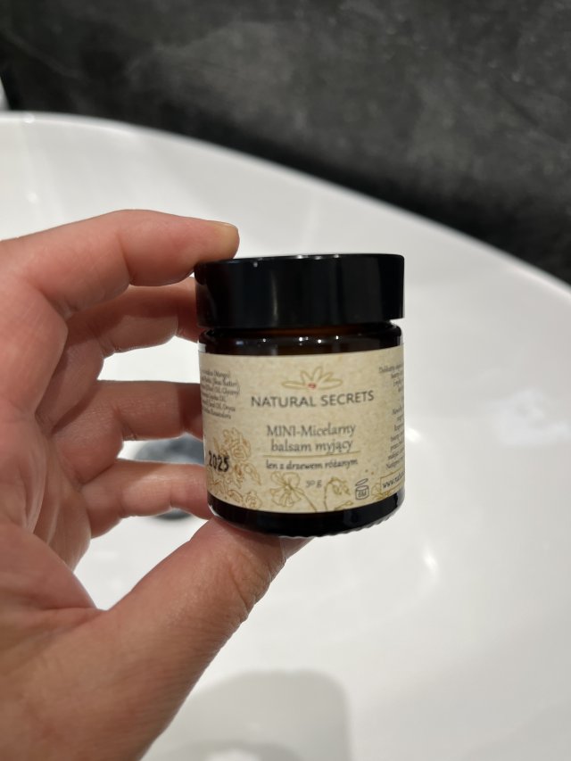 Denkowanie część druga :) Grudzień, kosmetyki w świątecznych opakowaniach lub w świątecznych kolorach: czerwonym, zielonym i złotym 