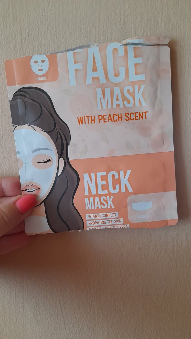 Denkowanie część druga :) Grudzień, kosmetyki w świątecznych opakowaniach lub w świątecznych kolorach: czerwonym, zielonym i złotym 