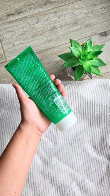Multifunkcyjny żel aloesowy do ciała i twarzy - Eveline Cosmetics Natural Aloe Vera