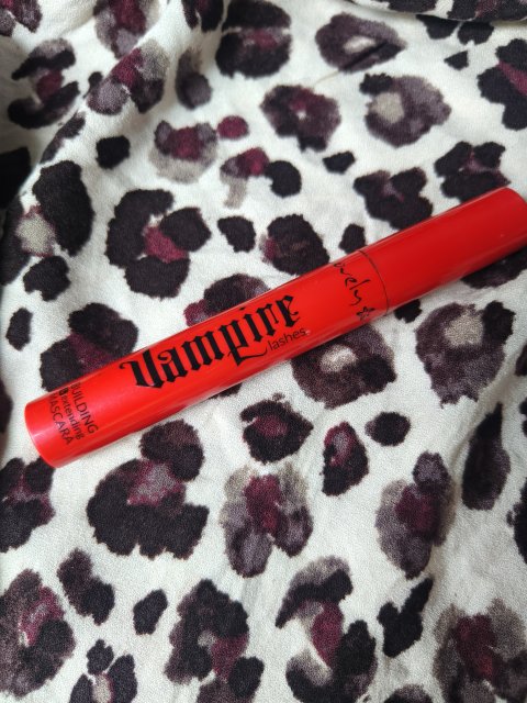 Lovely Tusz do rzęs, Vampire Lashes, Black