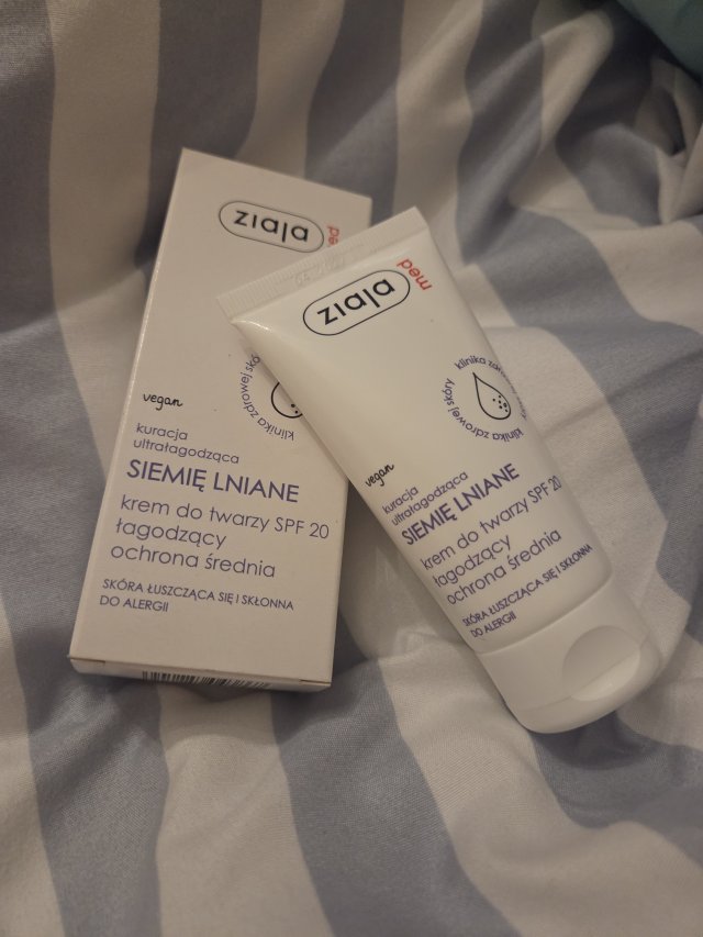 Ziaja Kuracja ultrałagodząca SIEMIĘ LNIANE, krem - balsam do rąk nawilżający, zmiękczający 