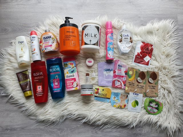 akcja denkowanie! grudzień - kosmetyki w świątecznych opakowaniach i świątecznych kolorach 🎄❄️⛄🎀🎁🎅