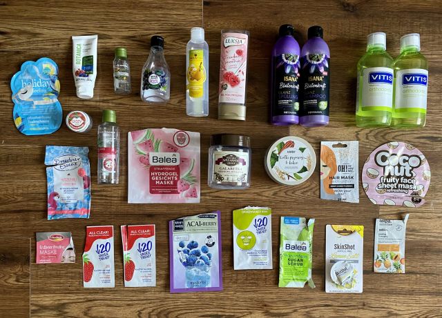 akcja denkowanie! grudzień - kosmetyki w świątecznych opakowaniach i świątecznych kolorach 🎄❄️⛄🎀🎁🎅