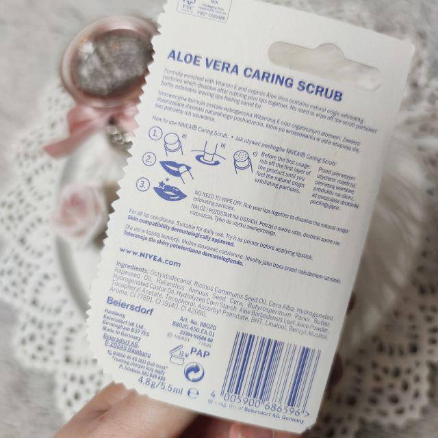 Nivea Caring Scrub, Peeling do ust w sztyfcie, Aloes