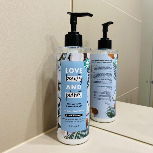 Love Beauty and Planet Balsam do ciała, Coconut Water & Mimosa Flower