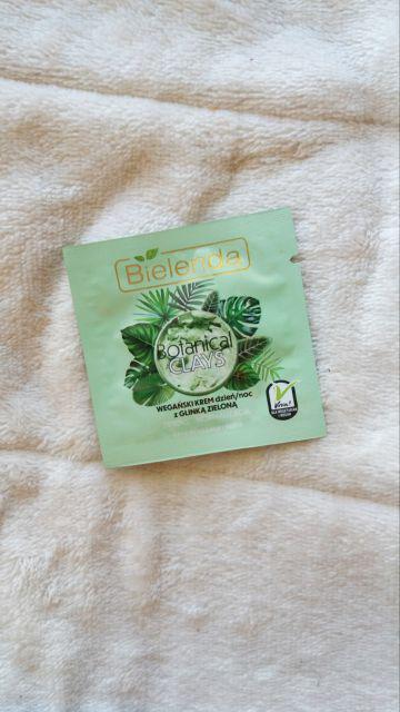 Bielenda Botanical Clays, Wegański Krem dzień/noc z Glinką Zieloną 