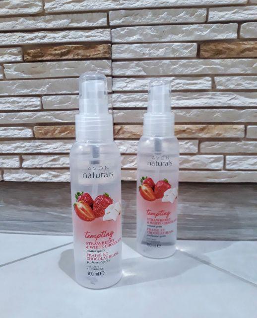 Avon Naturals, Mgiełka do ciała, Truskawka i biała czekolada