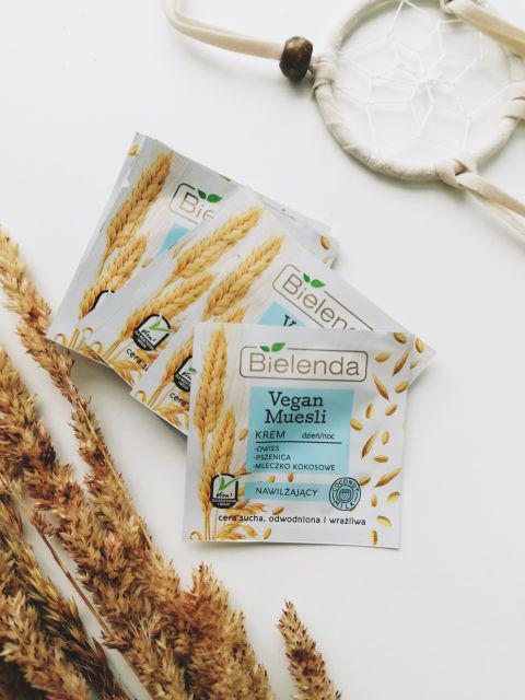 Bielenda Vegan Muesli, Krem do twarzy, Nawilżający, Na dzień i na noc