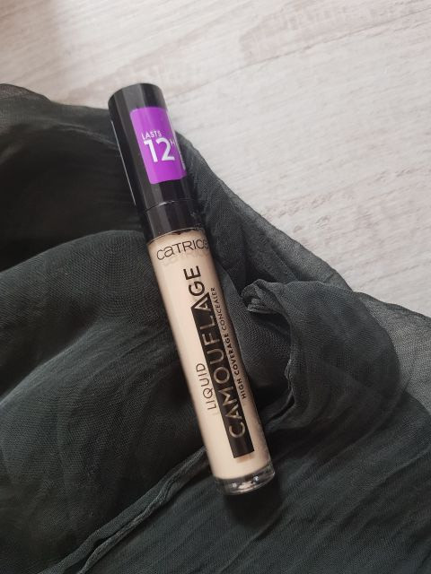 Catrice Liquid Camouflage, Korektor w płynie, nr 020 Light Beige