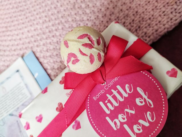 Kiss Me Quick Bomb Cosmetics 