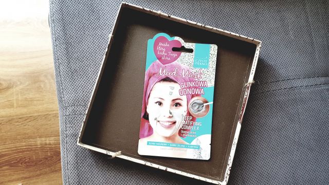 Estetica Group Maska Glinkowa, Oczyszczenie i zmatowienie.