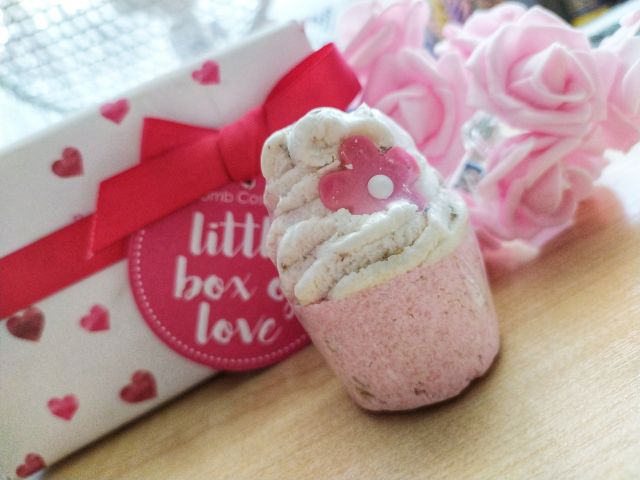 Bomb Cosmetics love buds