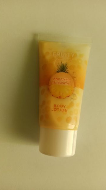 Superdrug Fruity, Balsam do ciała, Pineapple & Papaya