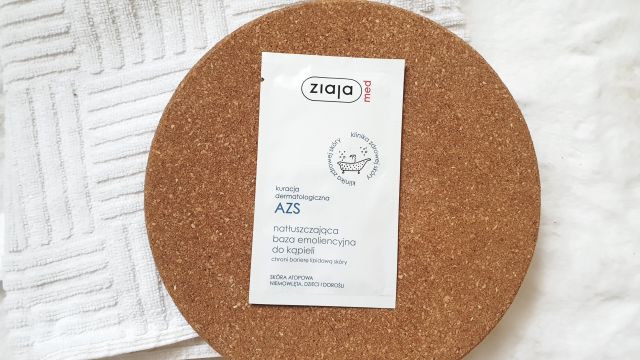 Ziaja Med, Kuracja dermatologiczna AZS, Natłuszczająca baza emoliencyjna do kąpieli, Chroni barierę lipidową skóry, Skóra atopowa