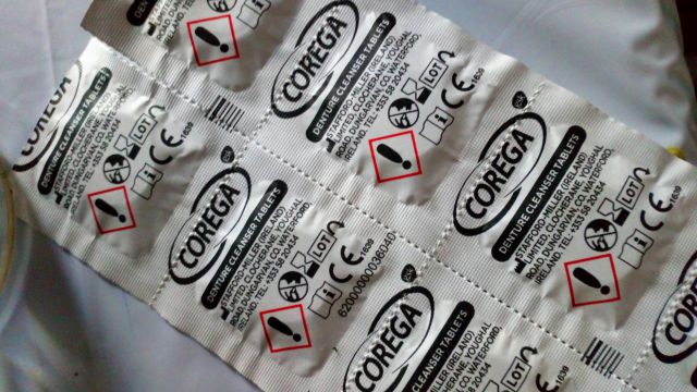 Corega Corega, tabletki do czyszczenia protez zębowych 