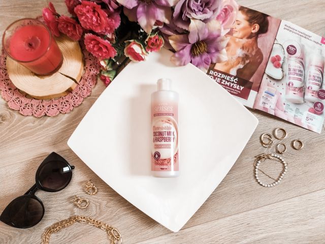 Avon Moon Milk Collection, Irresistible Coconut Milk & Raspberry, Żel pod prysznic, Kremowy, Mleczko kokosowe i maliny