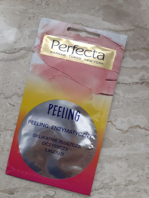 Perfecta Peeling do twarzy, Enzymatyczny, Delikatnie złuszcza, oczyszcza, łagodzi